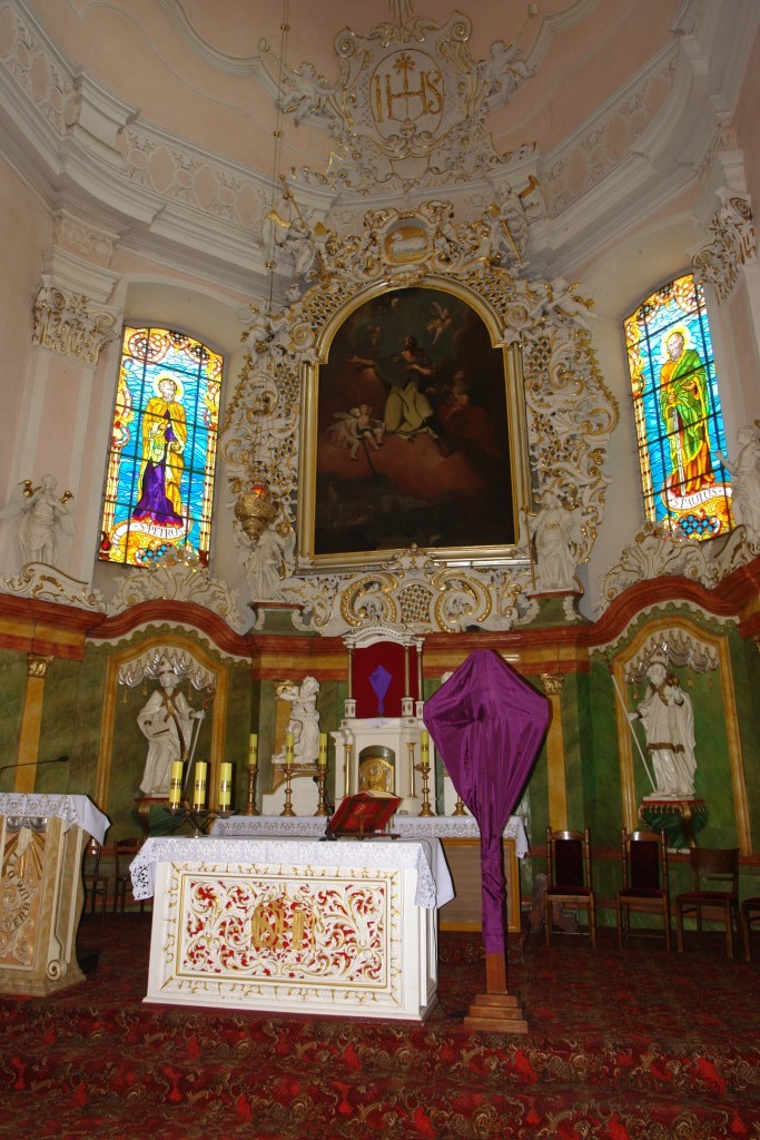 ołtarz główny z obrazem św.Jakuba